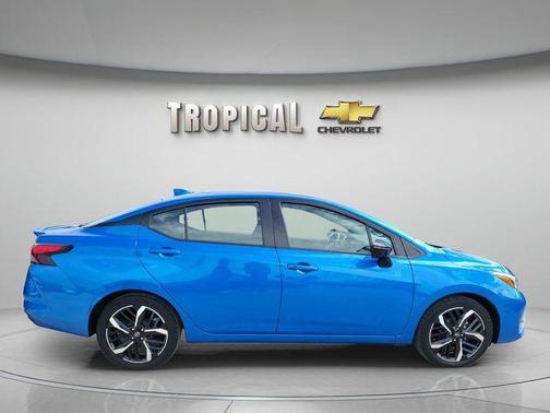 Electric Blue Metallic 2024 Nissan Versa 1.6 SR
