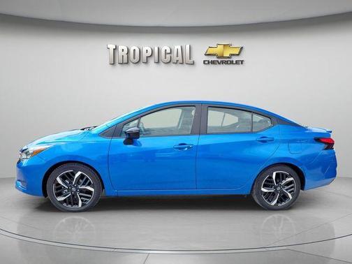 Electric Blue Metallic 2024 Nissan Versa 1.6 SR