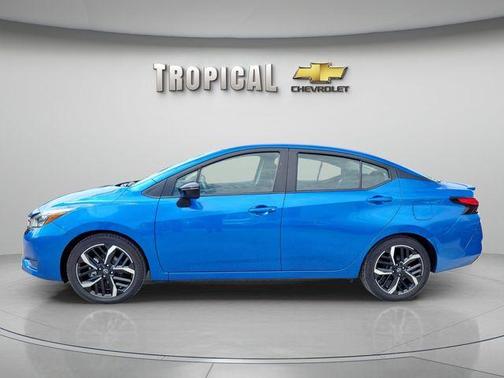 Electric Blue Metallic 2024 Nissan Versa 1.6 SR