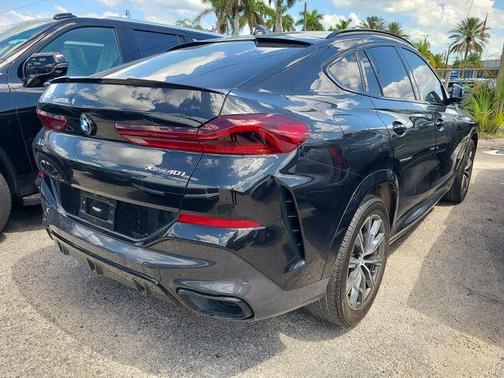 Black 2022 BMW X6 xDrive40i