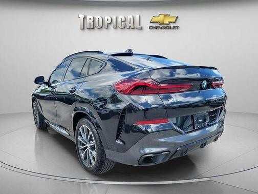 Black 2022 BMW X6 xDrive40i