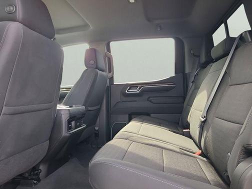 Summit White 2022 Chevrolet Silverado 1500 RST