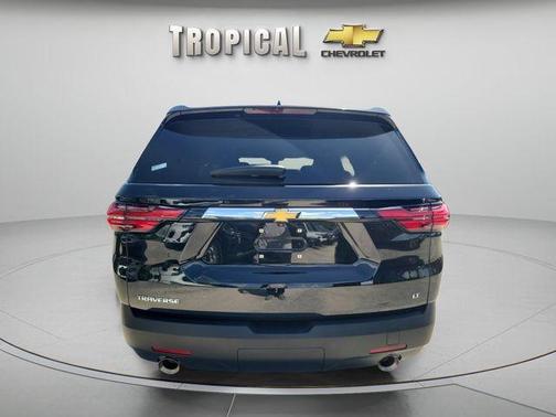 Mosaic Black Metallic 2023 Chevrolet Traverse LT Leather