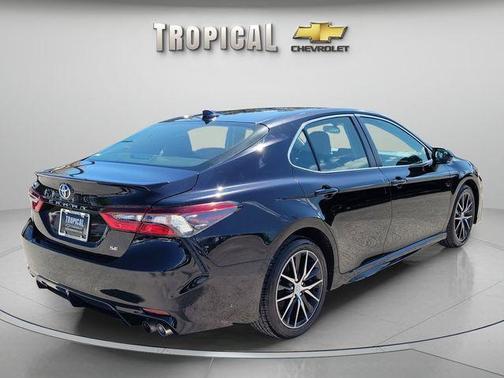 Black 2023 Toyota Camry SE