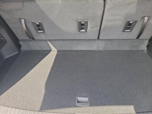 Sterling Gray Metallic 2026 Chevrolet Traverse LT