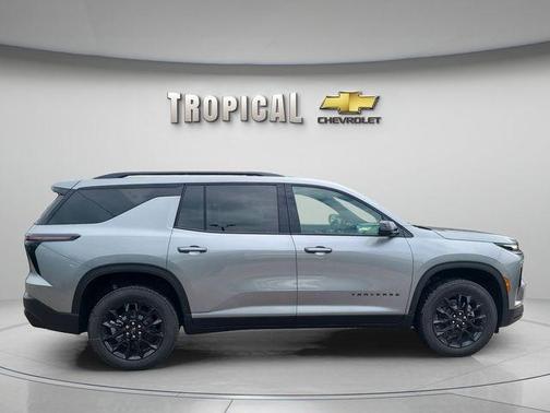 Sterling Gray Metallic 2026 Chevrolet Traverse LT