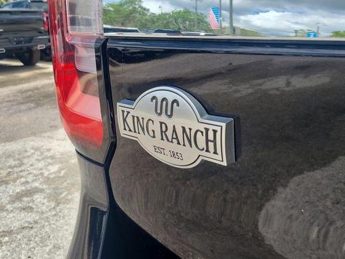 Agate Black Metallic 2022 Ford Expedition King Ranch