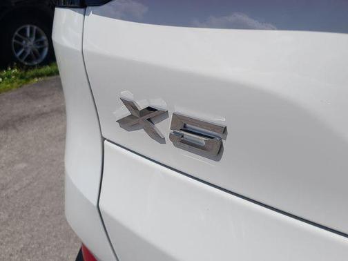 Alpine White 2025 BMW X5 xDrive40i