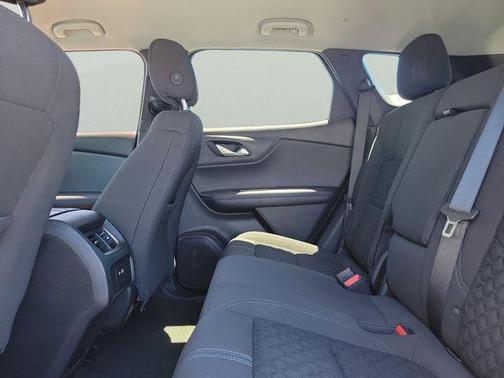 Summit White 2022 Chevrolet Blazer 2LT