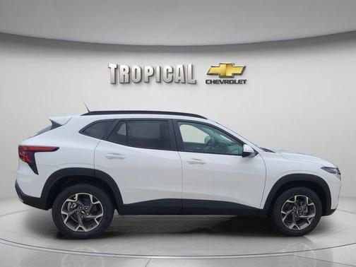 Summit White 2026 Chevrolet Trax LT