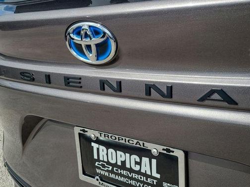Predawn Gray Mica 2024 Toyota Sienna XLE
