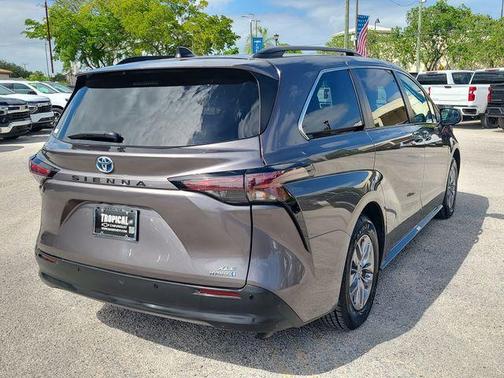 Predawn Gray Mica 2024 Toyota Sienna XLE