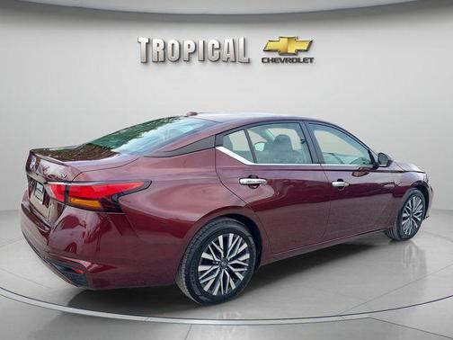 Garnet Pearl 2024 Nissan Altima 2.5 SV