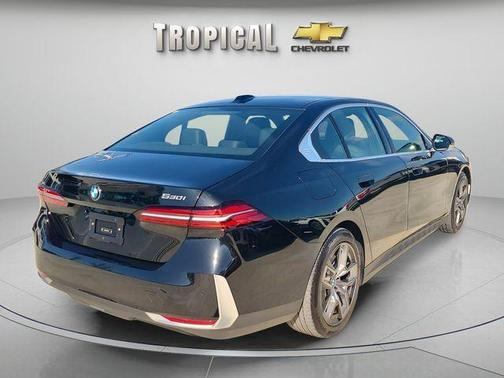 Black Sapphire Metallic 2026 BMW 530 i