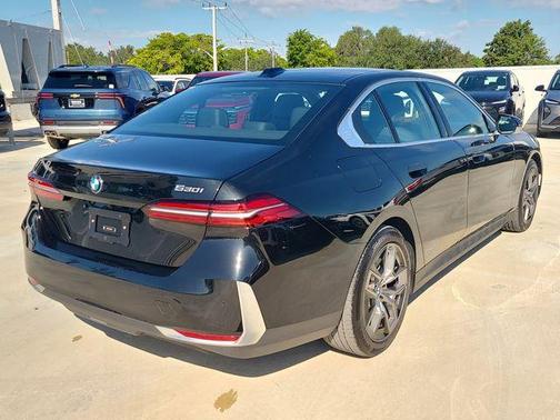 Black Sapphire Metallic 2026 BMW 530 i
