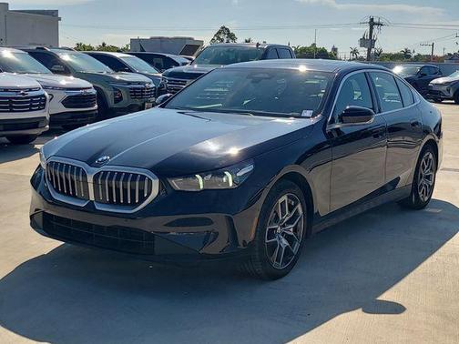 Black Sapphire Metallic 2026 BMW 530 i