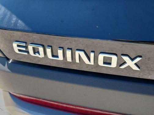 Mosaic Black Metallic 2026 Chevrolet Equinox LT