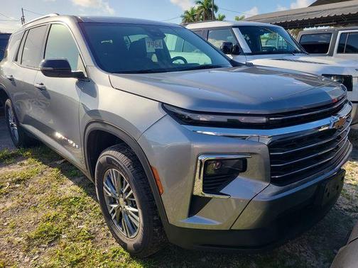 Sterling Gray Metallic 2025 Chevrolet Traverse LT