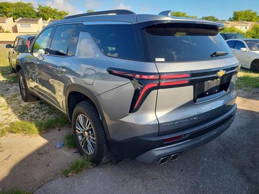 Sterling Gray Metallic 2025 Chevrolet Traverse LT