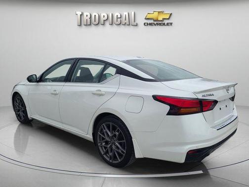 White 2023 Nissan Altima 2.0 SR