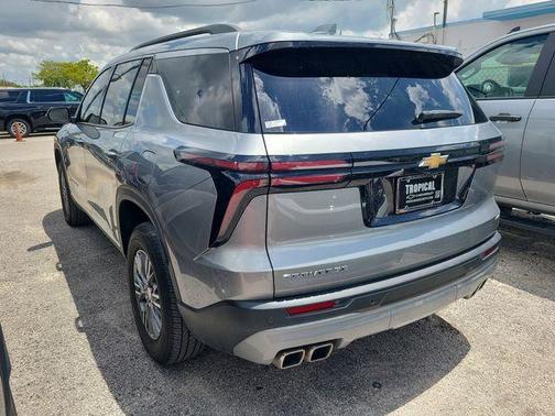 Sterling Gray Metallic 2025 Chevrolet Traverse LT