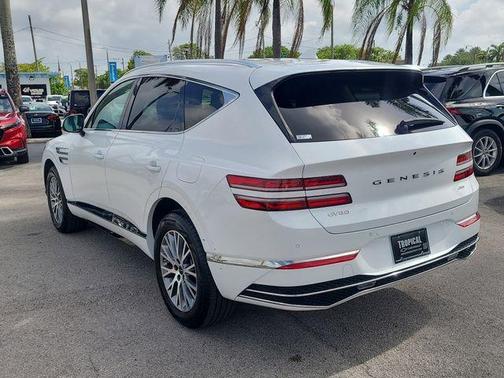 Uyuni White 2025 Genesis GV80 2.5T