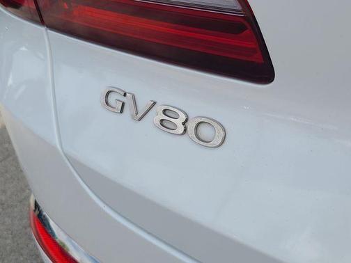 Uyuni White 2025 Genesis GV80 2.5T