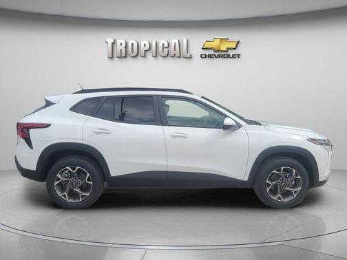 Summit White 2026 Chevrolet Trax LT