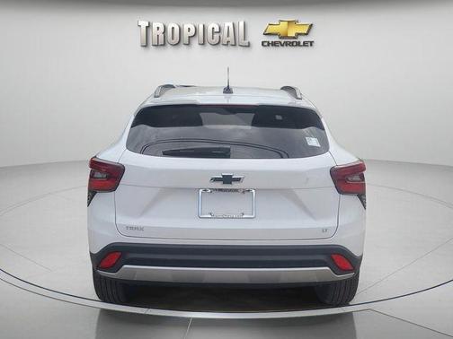 Summit White 2026 Chevrolet Trax LT