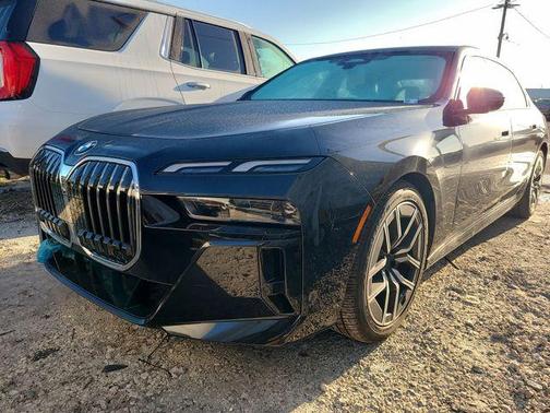 Black Sapphire Metallic 2025 BMW 740 i