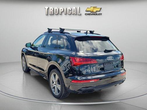 Mythos Black Metallic 2025 Audi Q5 45 S line quattro Premium