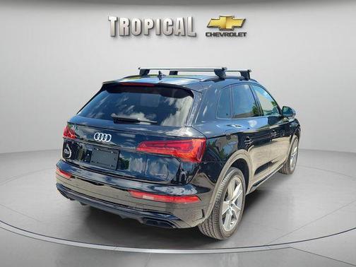 Mythos Black Metallic 2025 Audi Q5 45 S line quattro Premium