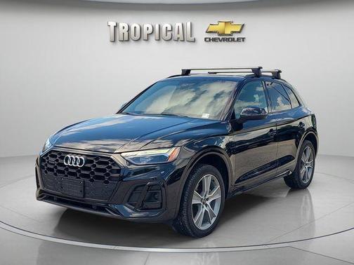 Mythos Black Metallic 2025 Audi Q5 45 S line quattro Premium