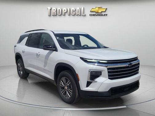 Summit White 2026 Chevrolet Traverse LT