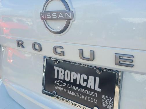 Pearl 2024 Nissan Rogue SV