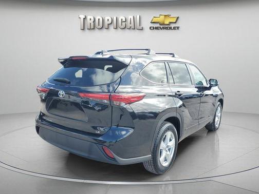 Black 2023 Toyota Highlander L