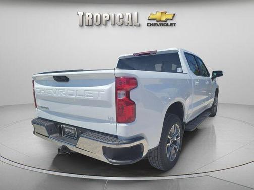 Summit White 2026 Chevrolet Silverado 1500 LT