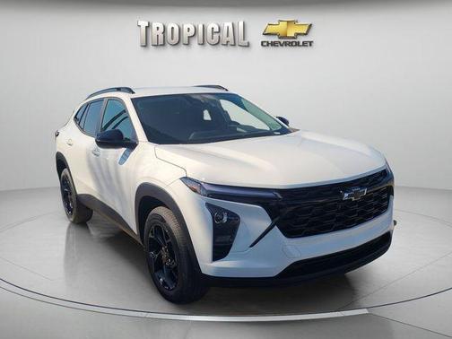 Summit White 2026 Chevrolet Trax LT