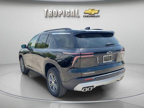 Mosaic Black Metallic 2026 Chevrolet Traverse LT