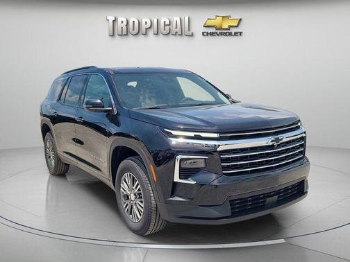Mosaic Black Metallic 2026 Chevrolet Traverse LT
