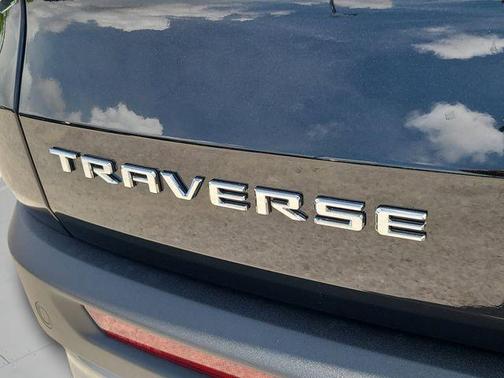 Mosaic Black Metallic 2026 Chevrolet Traverse LT