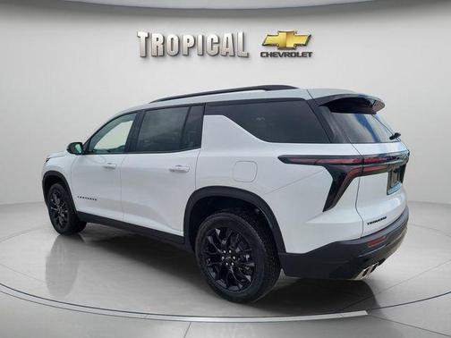 Summit White 2025 Chevrolet Traverse LT