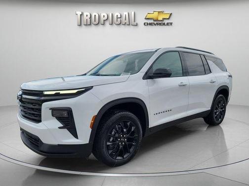 Summit White 2025 Chevrolet Traverse LT