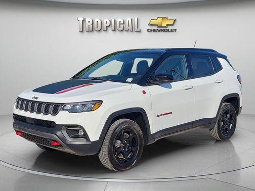 Bright White Clearcoat 2023 Jeep Compass Trailhawk