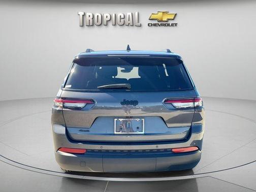 Metallic 2023 Jeep Grand Cherokee L Laredo