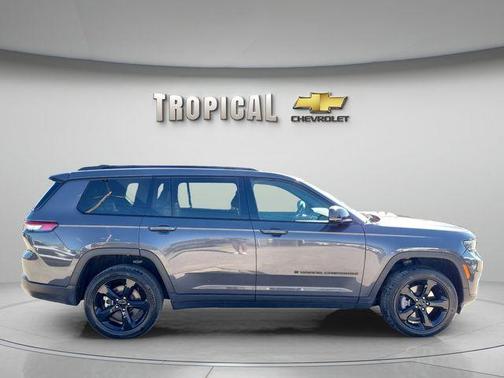 Metallic 2023 Jeep Grand Cherokee L Laredo