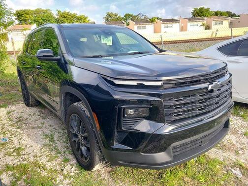 Mosaic Black Metallic 2024 Chevrolet Traverse LT