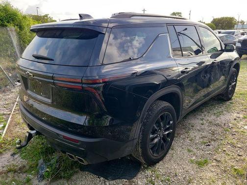 Mosaic Black Metallic 2024 Chevrolet Traverse LT