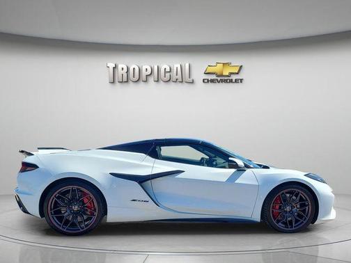 Arctic White 2025 Chevrolet Corvette Z06