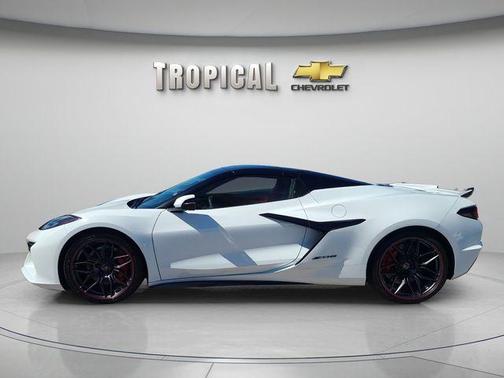 Arctic White 2025 Chevrolet Corvette Z06
